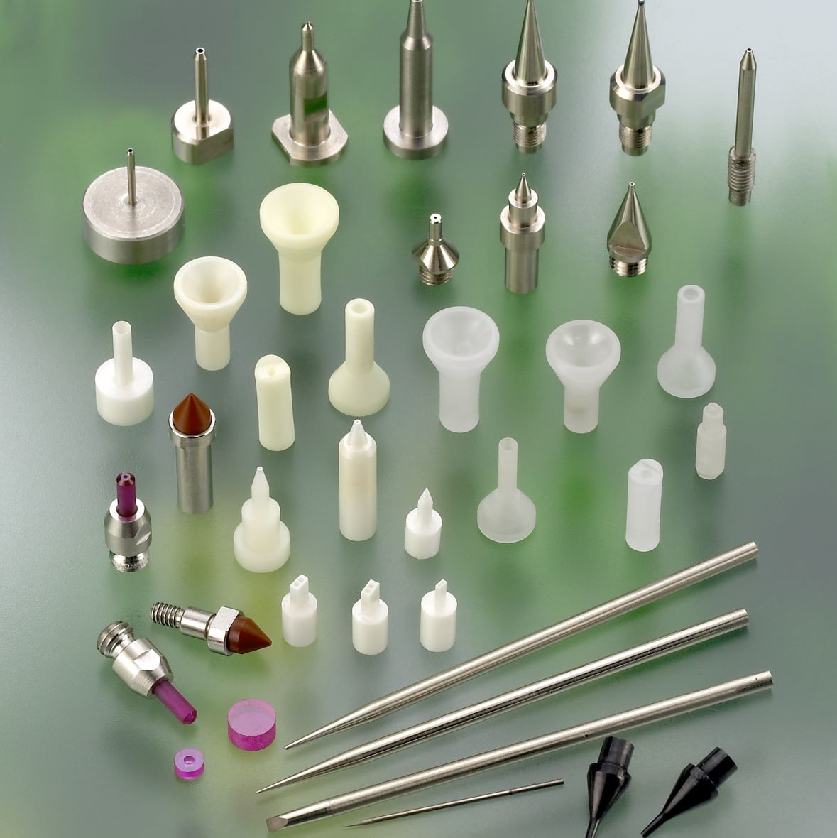 Ceramic nozzles